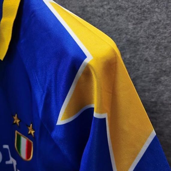 1995/96 Juventus Retro Away Jersey