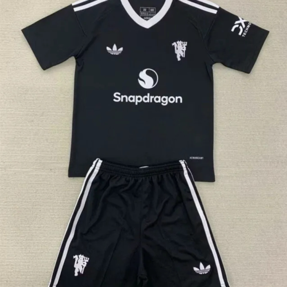 24/25 Manchester United Third Goalkeeper Football Jersey Kids Size Suit