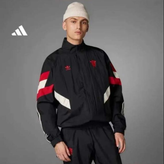 24/25 Manchester United Jersey Windbreaker Black