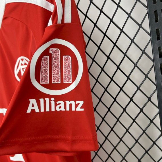 25/26 Bayern Munich Goalkeeper Football Shirt