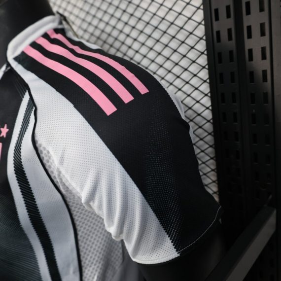 25/26 Player Version Juventus Home Football Shirt