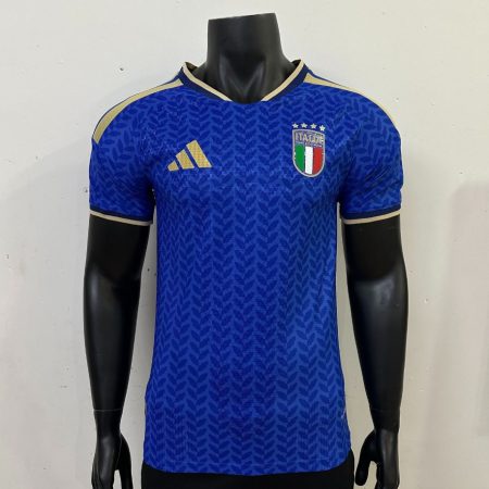 25/26 Player Version Italy Home Football Shirt